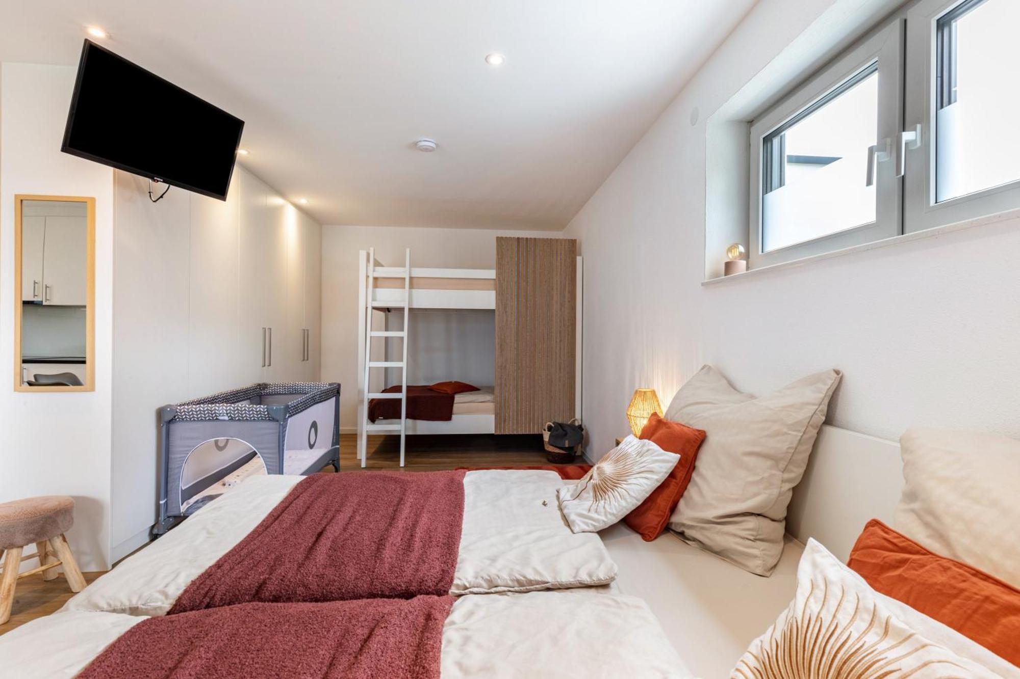 Studio 1 Parkside Apartments Guenzburg Luaran gambar